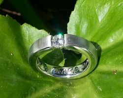 Spannring mit Brillant