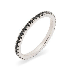 Memoir Ring aus Silber mit schwarzen Spinell