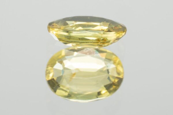 Grüngelber Saphir 0,95ct – Bild 2