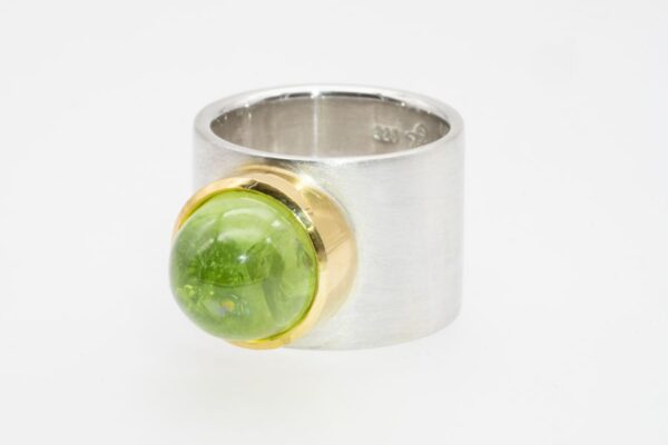 Bandring aus Silber mit Peridot Cabouchon – Bild 3