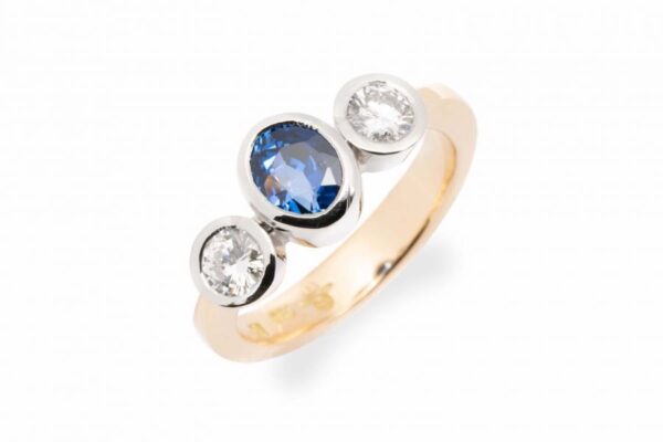 Saphir Ring mit Brillanten aus Gelbgold und Platin